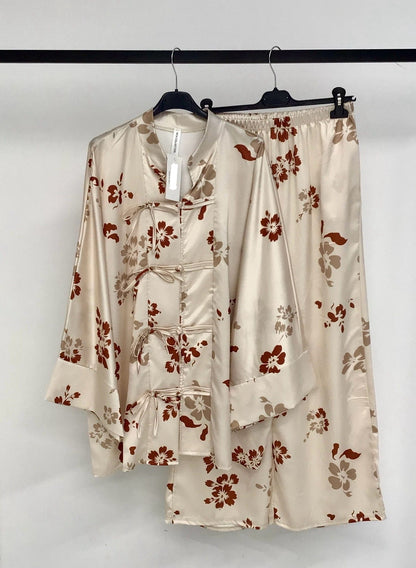 Ensemble asiatique avec pantalon. TU : 36-44